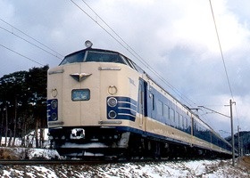 1978（昭和53）年10月2日改正で増発された4往復の「雷鳥」には583系寝台特急用電車が運用された